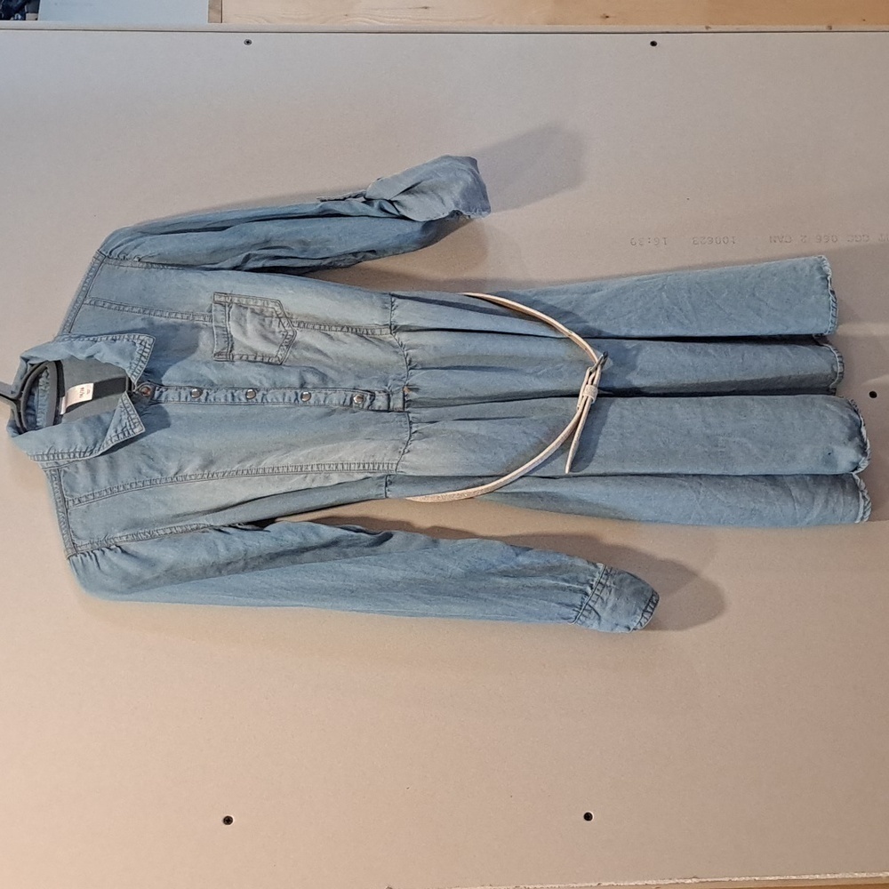 Girls size 14/16 denim long sleeve collard dress Justice brand sparkling belt ✨️